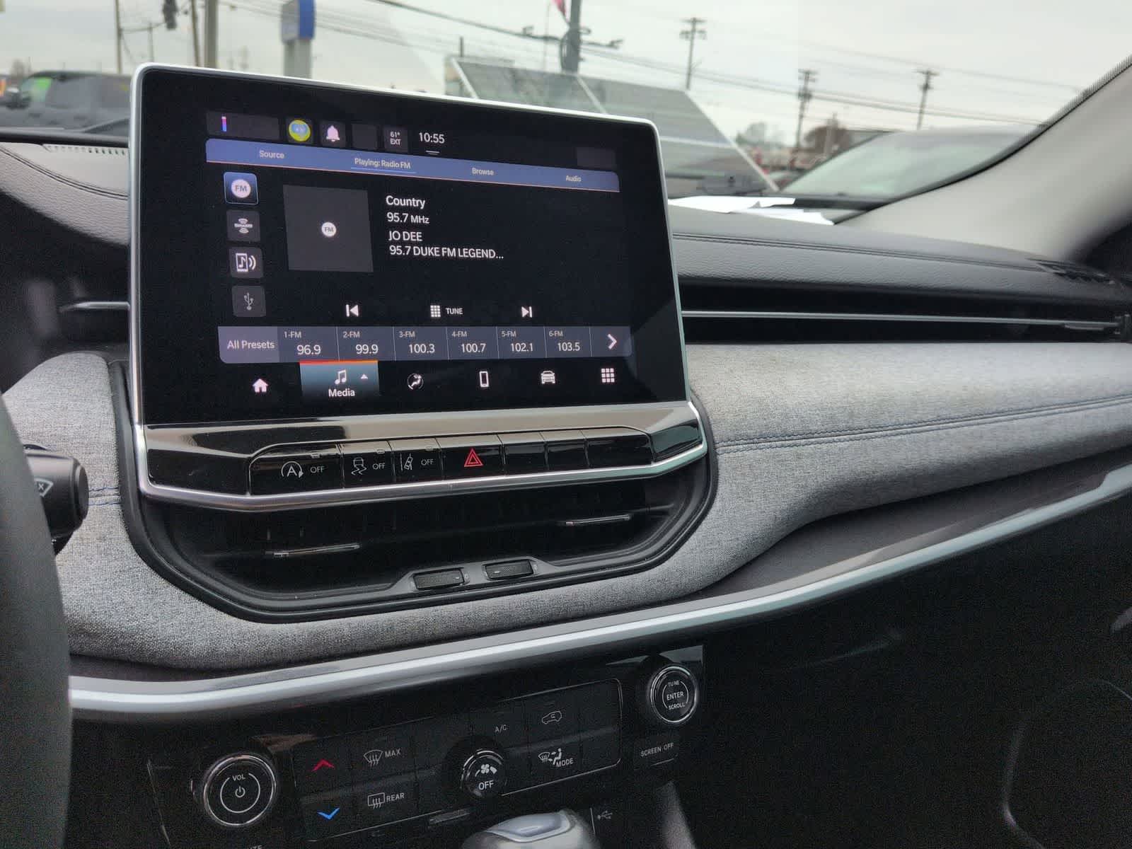 Thumbnail: 2022 Jeep Compass - 23