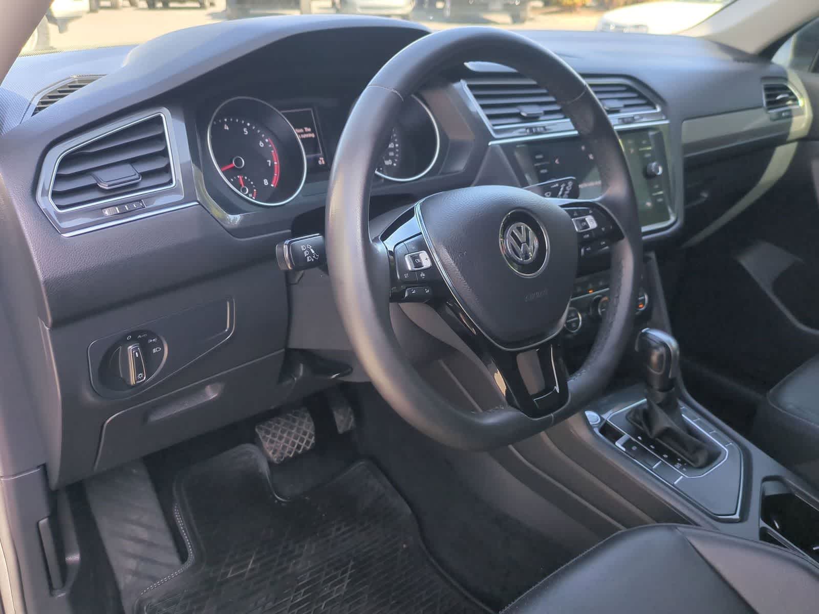 Thumbnail: 2020 Volkswagen Tiguan - 10