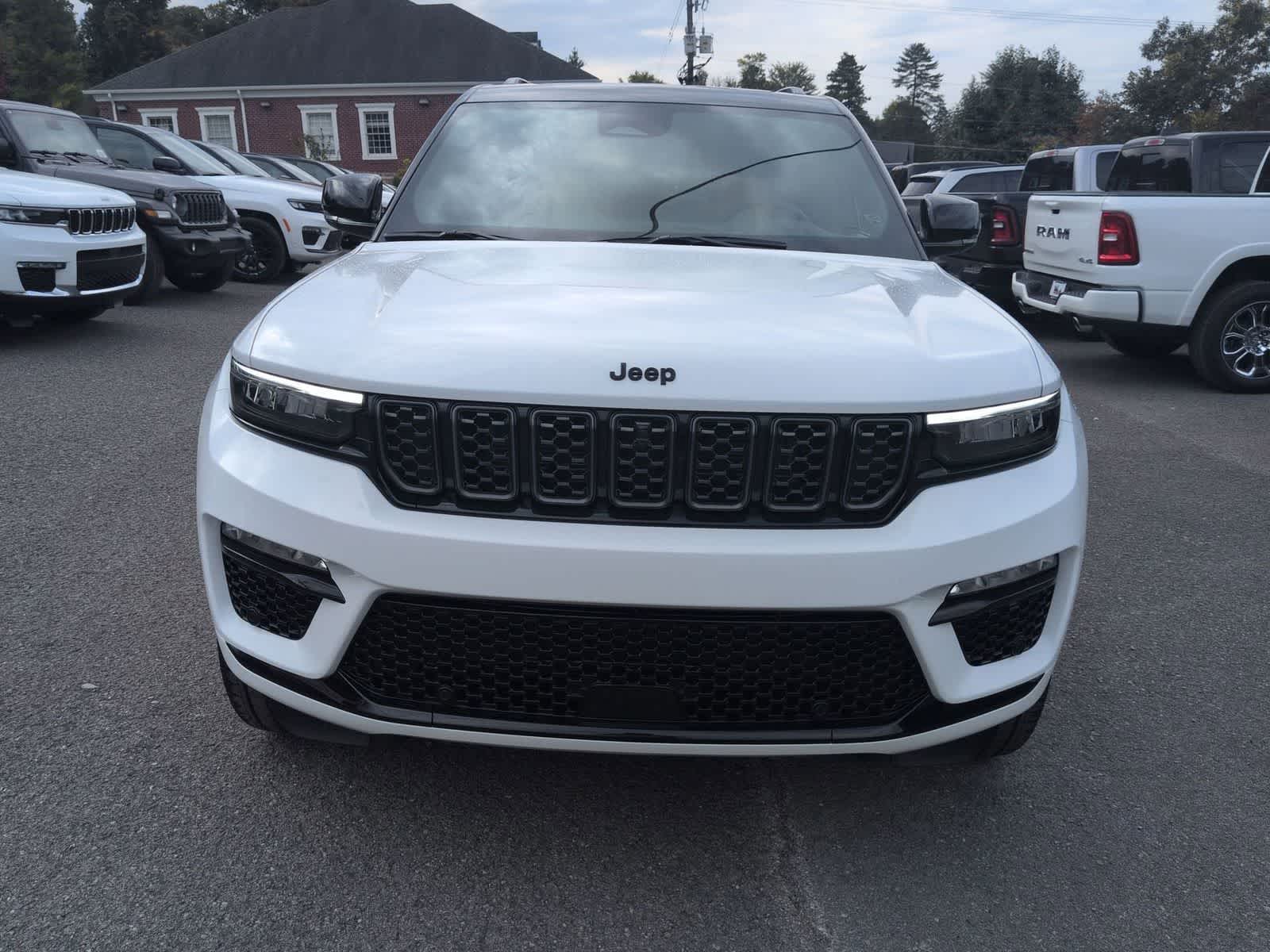 Thumbnail: 2025 Jeep Grand Cherokee - 3