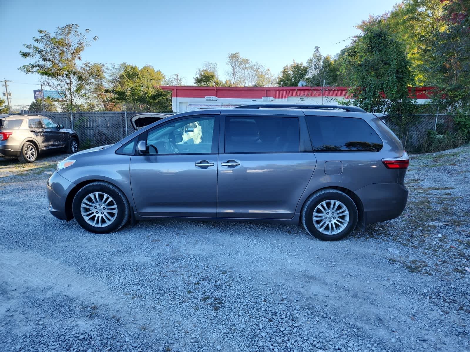 Thumbnail: 2015 Toyota Sienna - 2