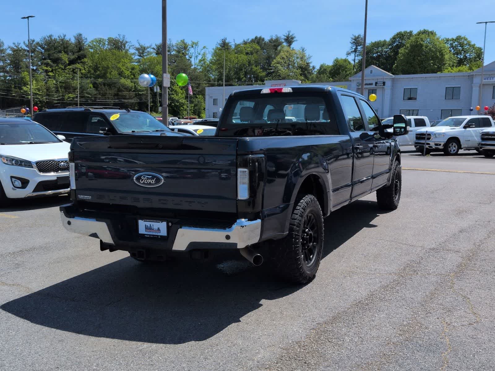 Thumbnail: 2019 Ford Econoline - 8