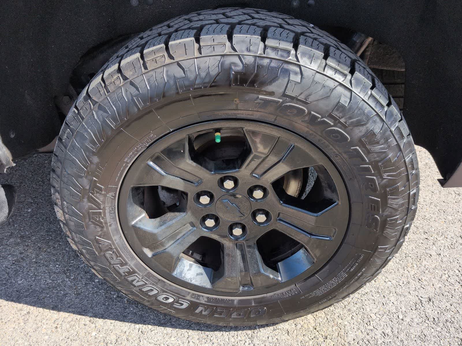 Thumbnail: 2019 Chevrolet Tahoe - 14