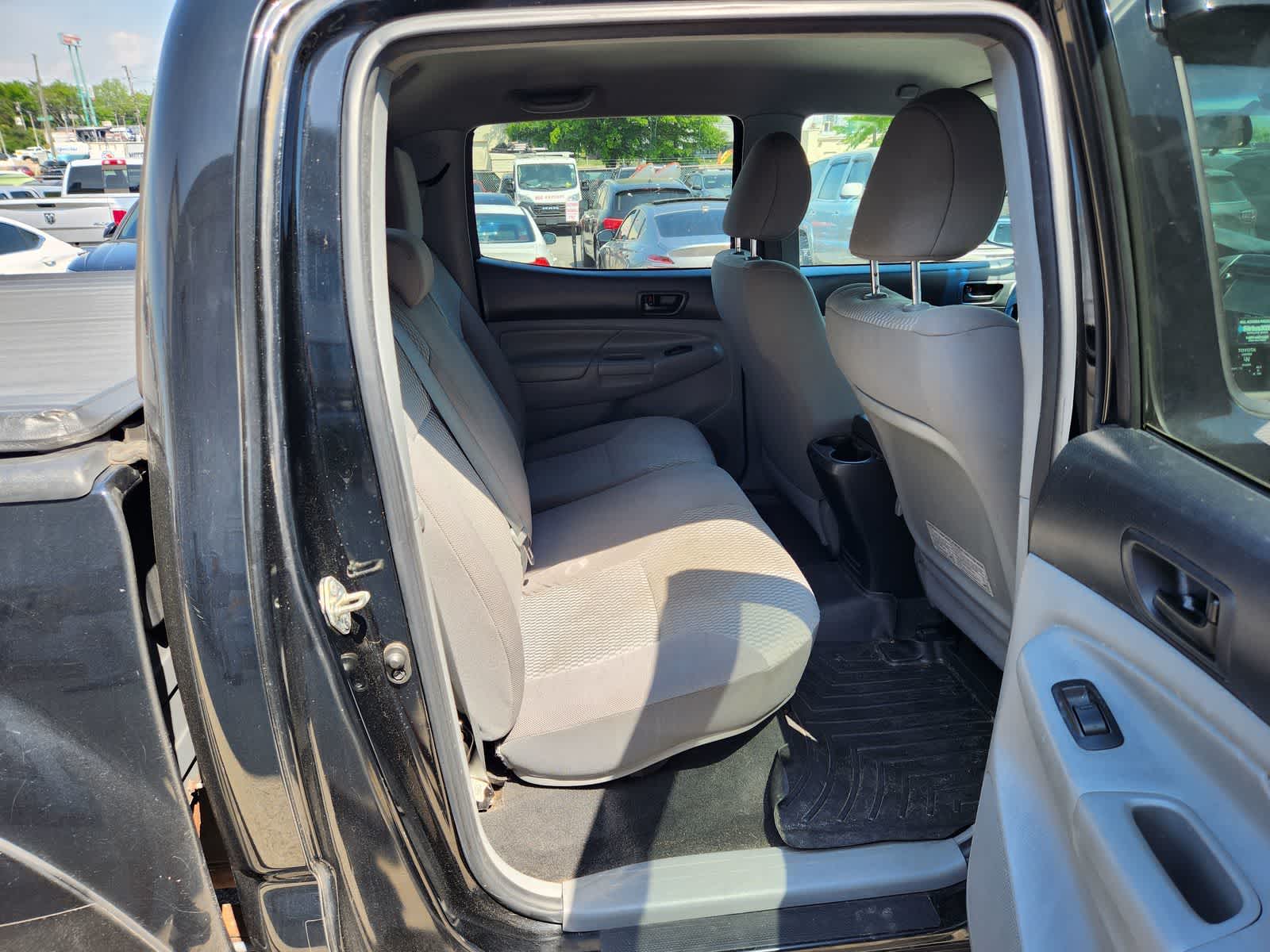 Thumbnail: 2015 Toyota Tacoma - 24