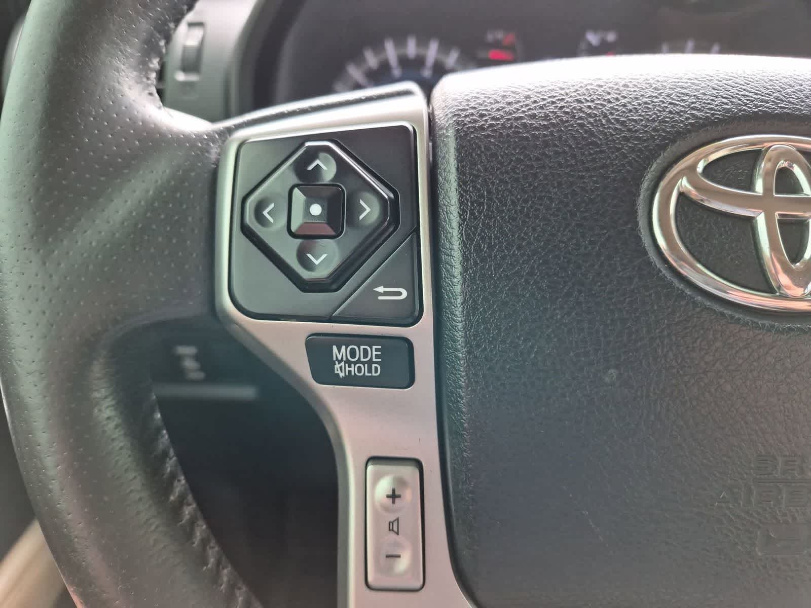 Thumbnail: 2018 Toyota 4Runner - 21