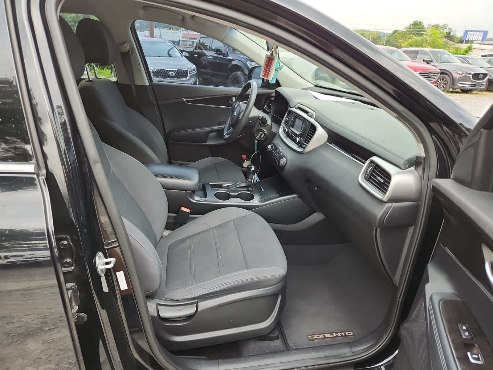 Thumbnail: 2017 Kia Sorento - 21