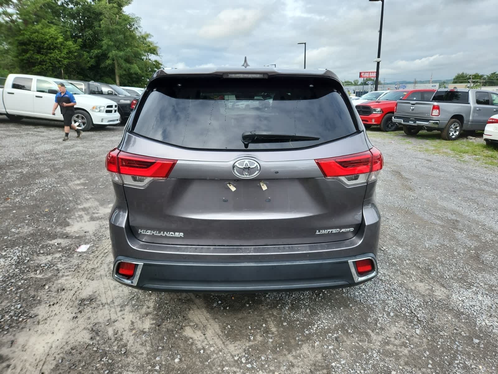 Thumbnail: 2019 Toyota Highlander - 4