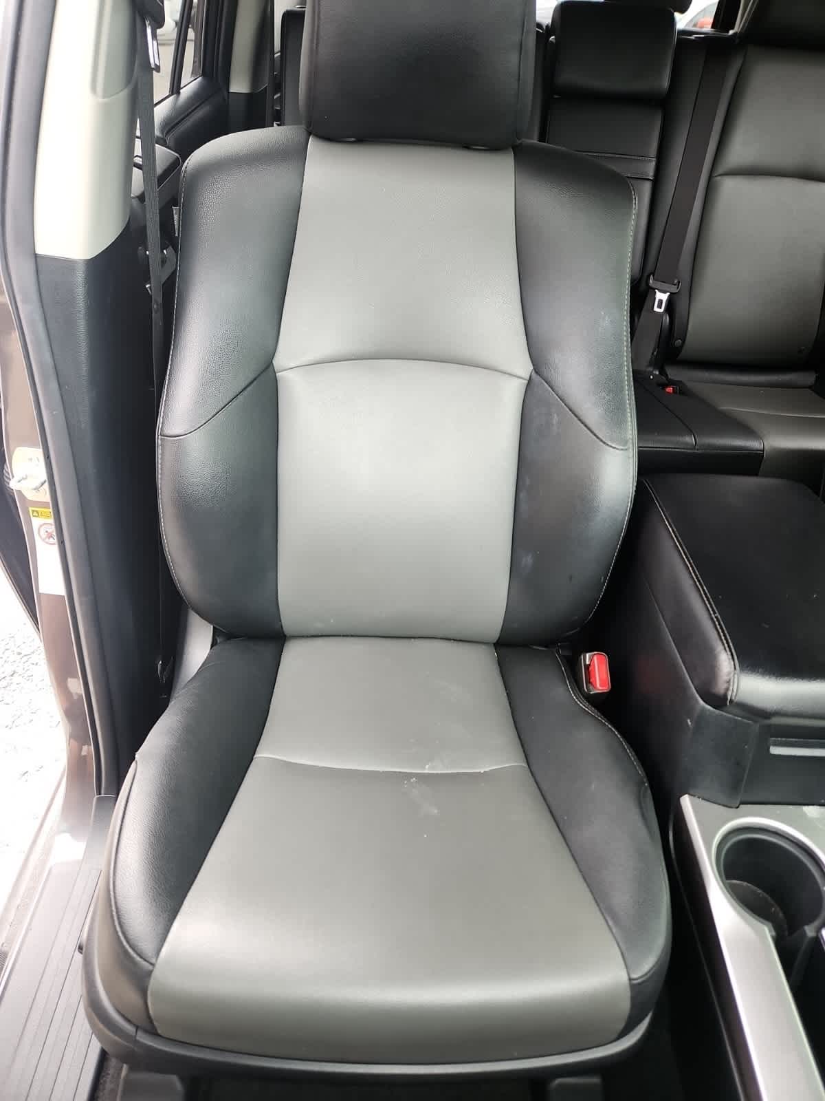 Thumbnail: 2019 Toyota 4Runner - 18
