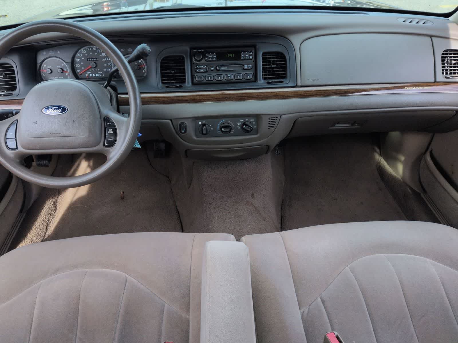 Thumbnail: 2001 Ford Crown Victoria - 15