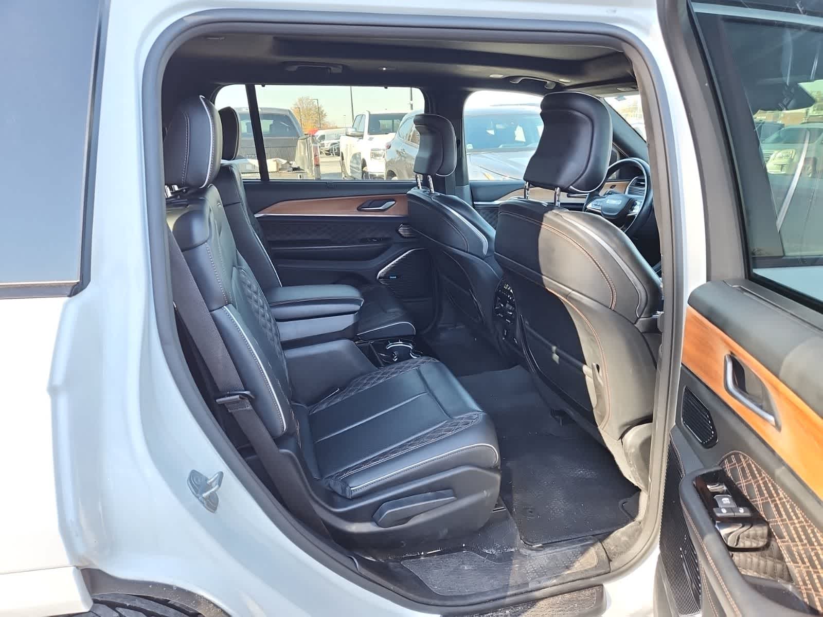 Thumbnail: 2021 Jeep Grand Cherokee L - 23