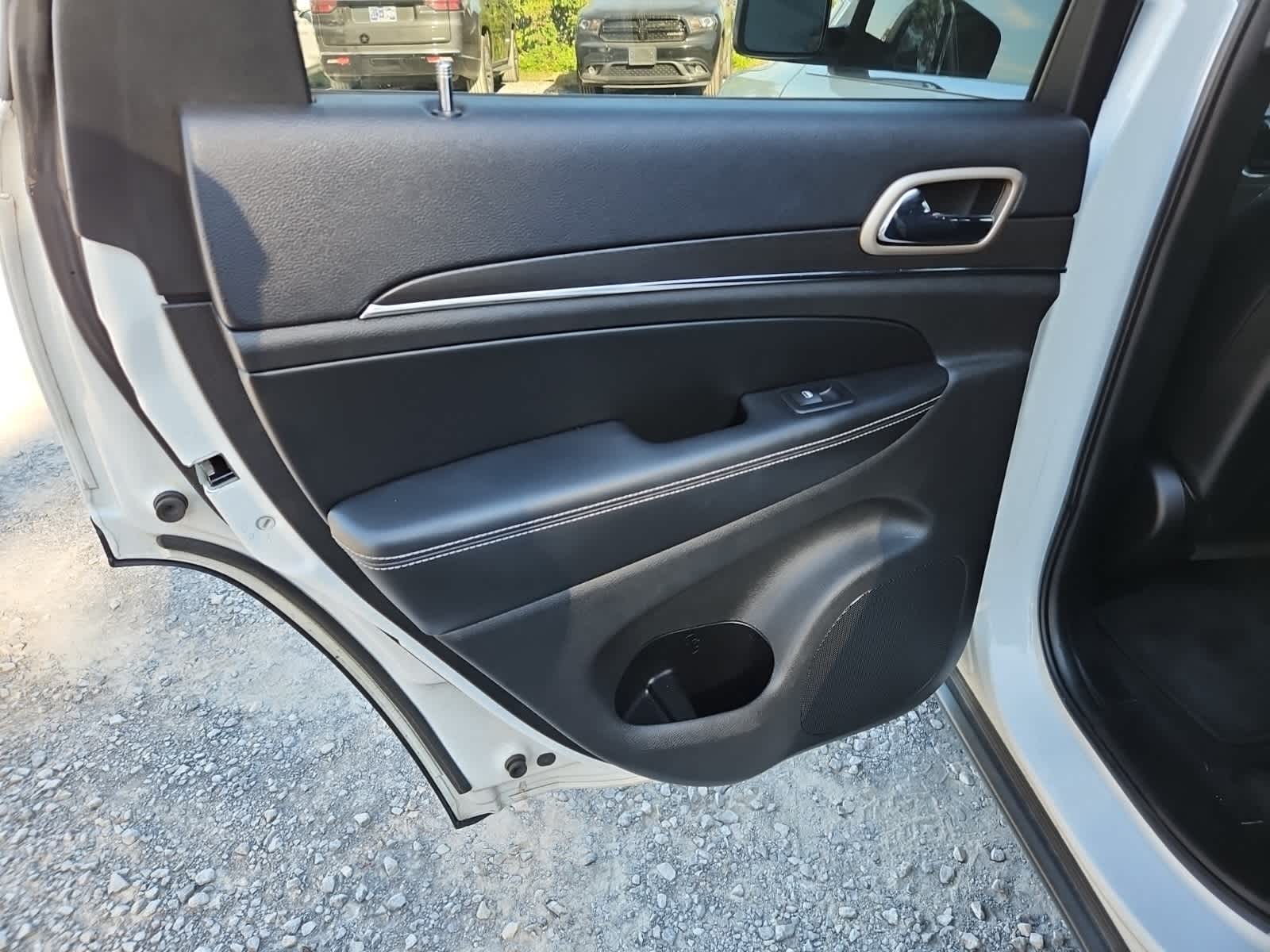 Thumbnail: 2016 Jeep Grand Cherokee - 27