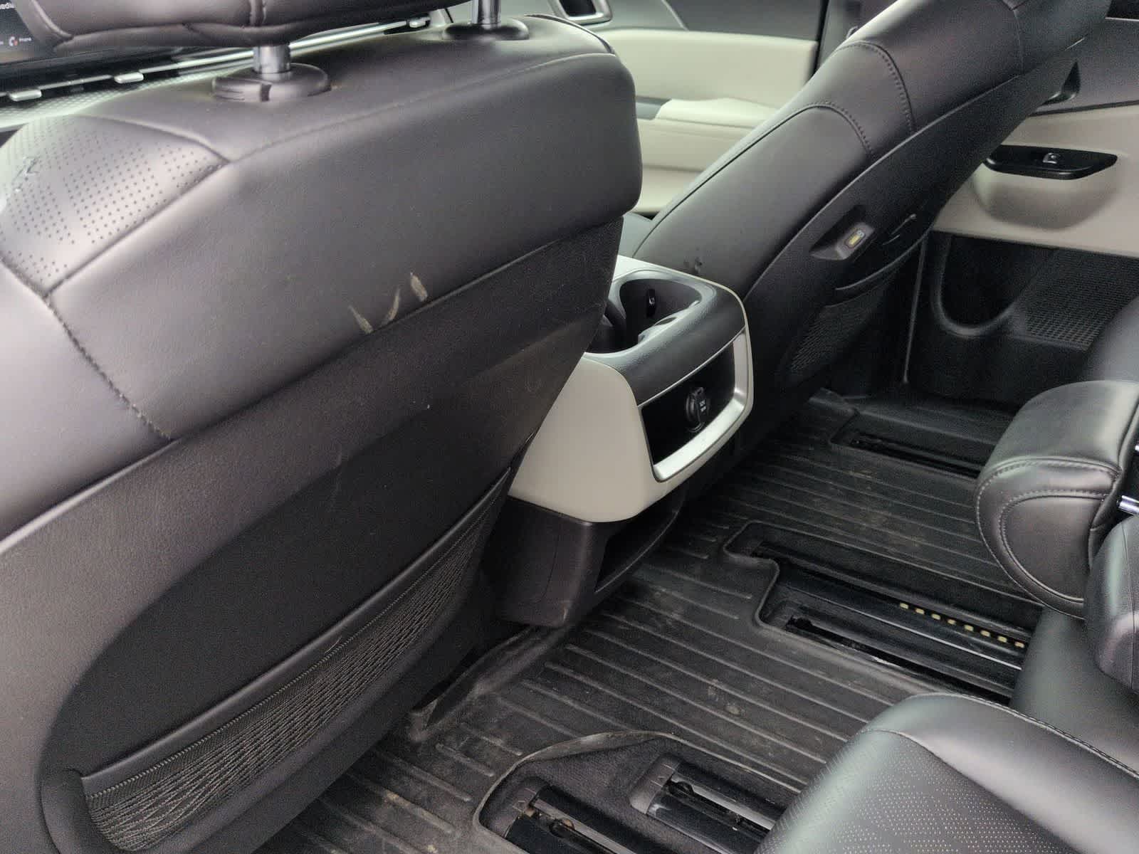 Thumbnail: 2022 Kia Carnival - 18