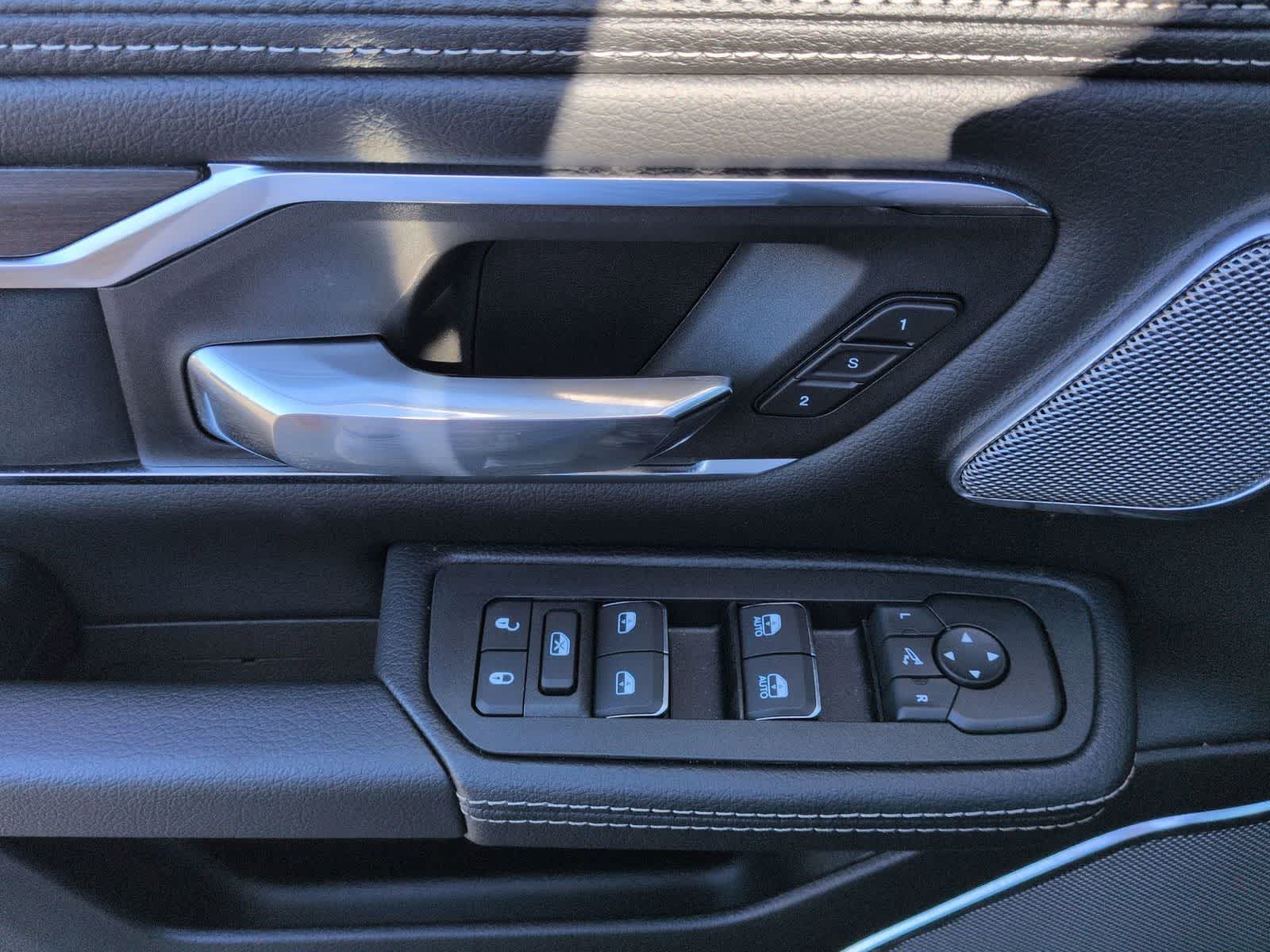 Thumbnail: 2026 RAM 1500 - 17