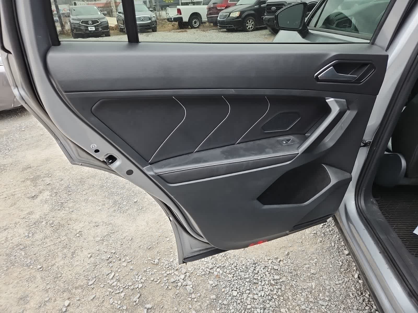 Thumbnail: 2022 Volkswagen Tiguan - 27