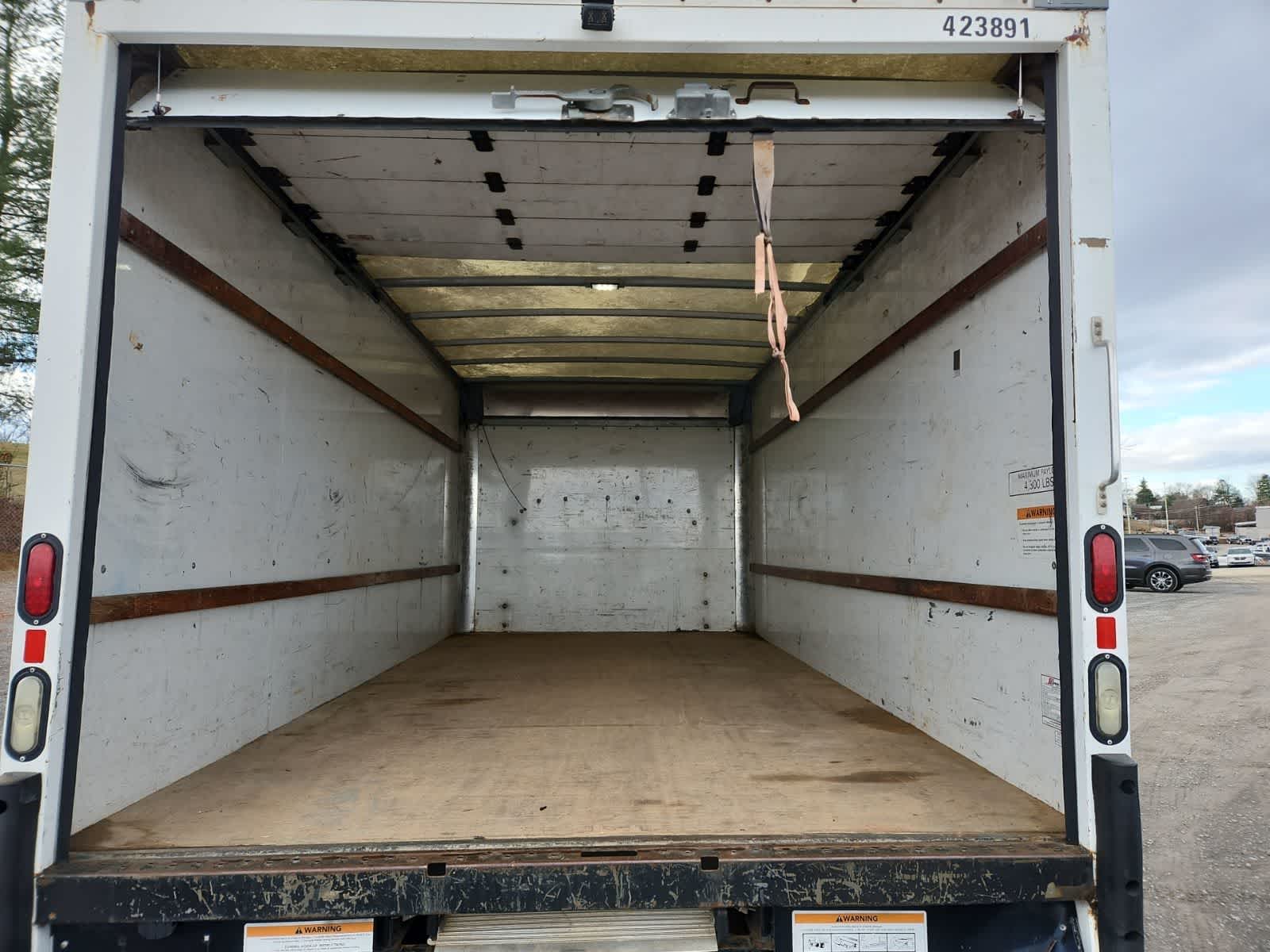 Thumbnail: 2016 GMC Savana - 22