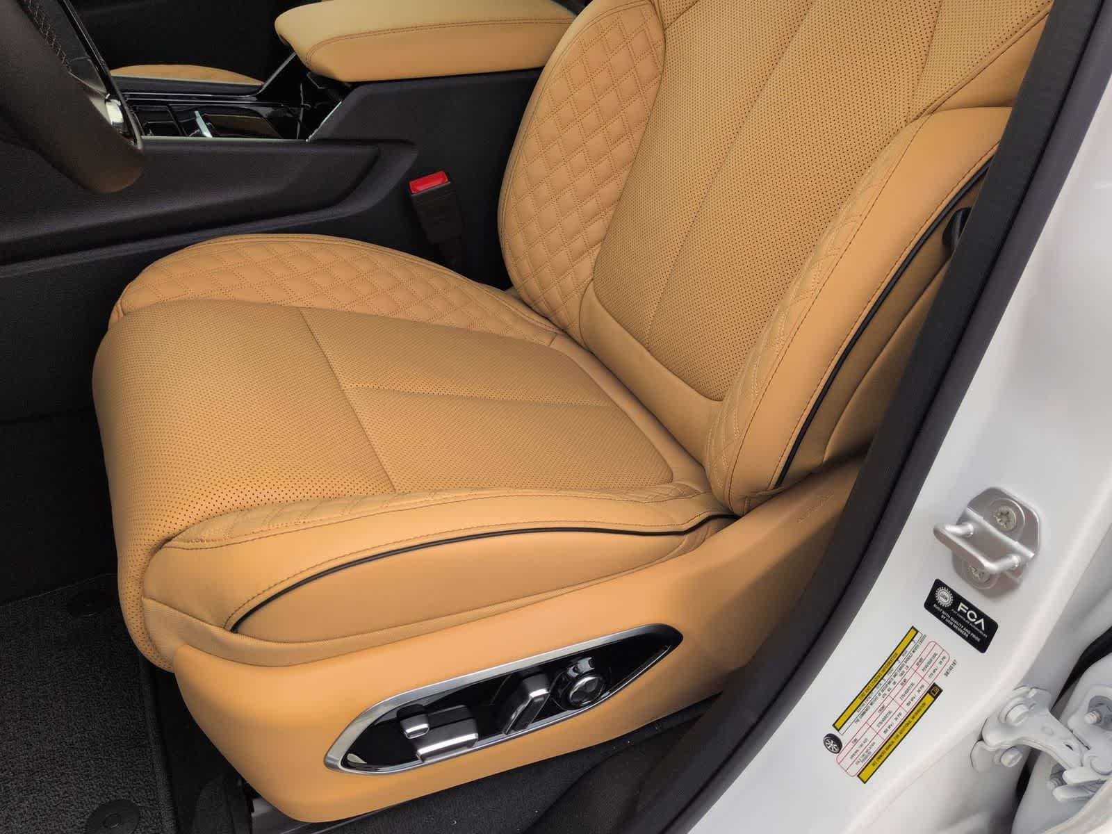 Thumbnail: 2025 Jeep Grand Cherokee - 15