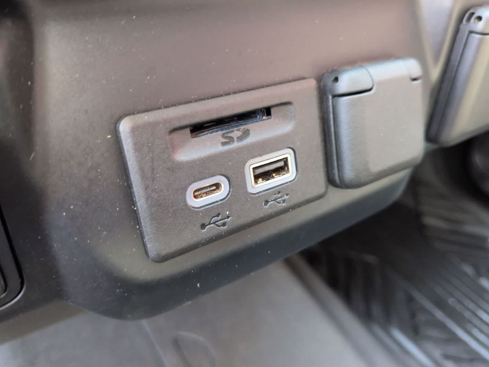 Thumbnail: 2021 Chevrolet Silverado 1500 - 30