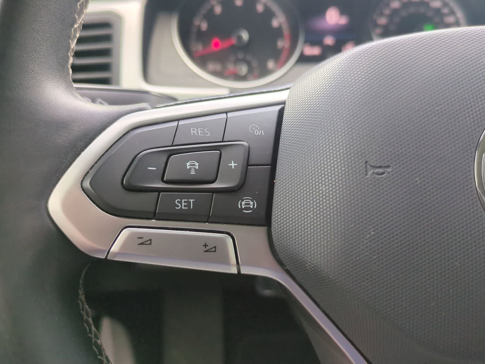 Thumbnail: 2021 Volkswagen Atlas - 25