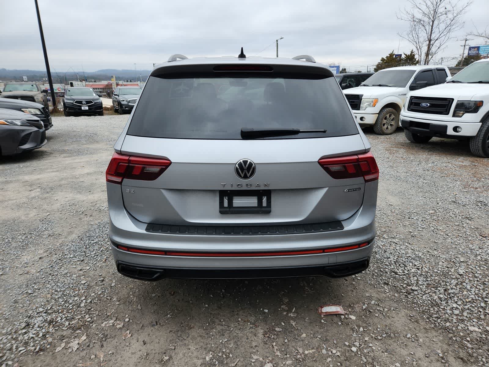 Thumbnail: 2022 Volkswagen Tiguan - 4