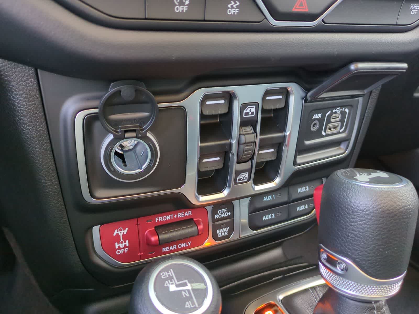 Thumbnail: 2025 Jeep Wrangler - 31