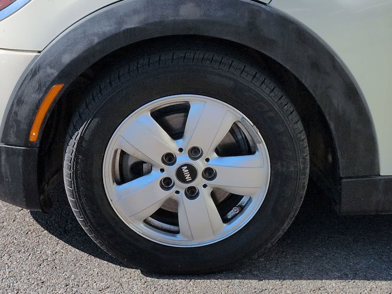 Thumbnail: 2015 MINI Cooper Hardtop - 14