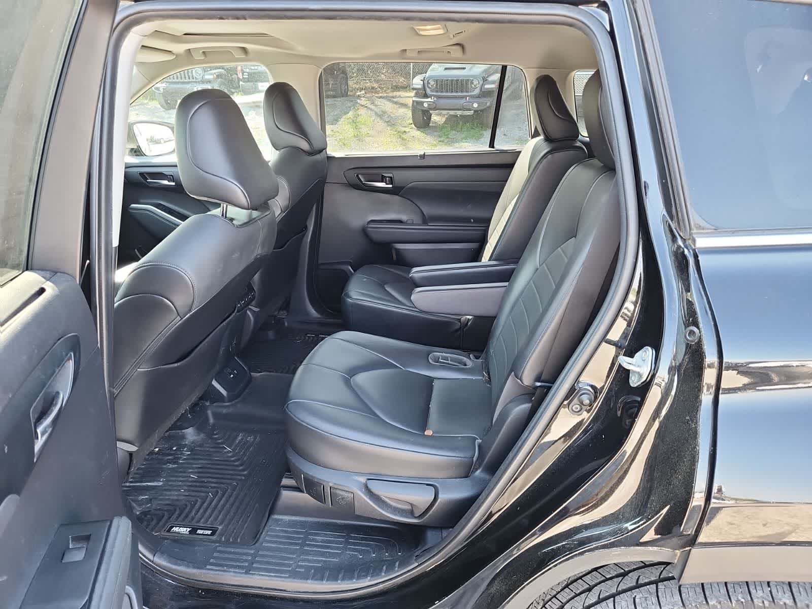 Thumbnail: 2021 Toyota Highlander - 27