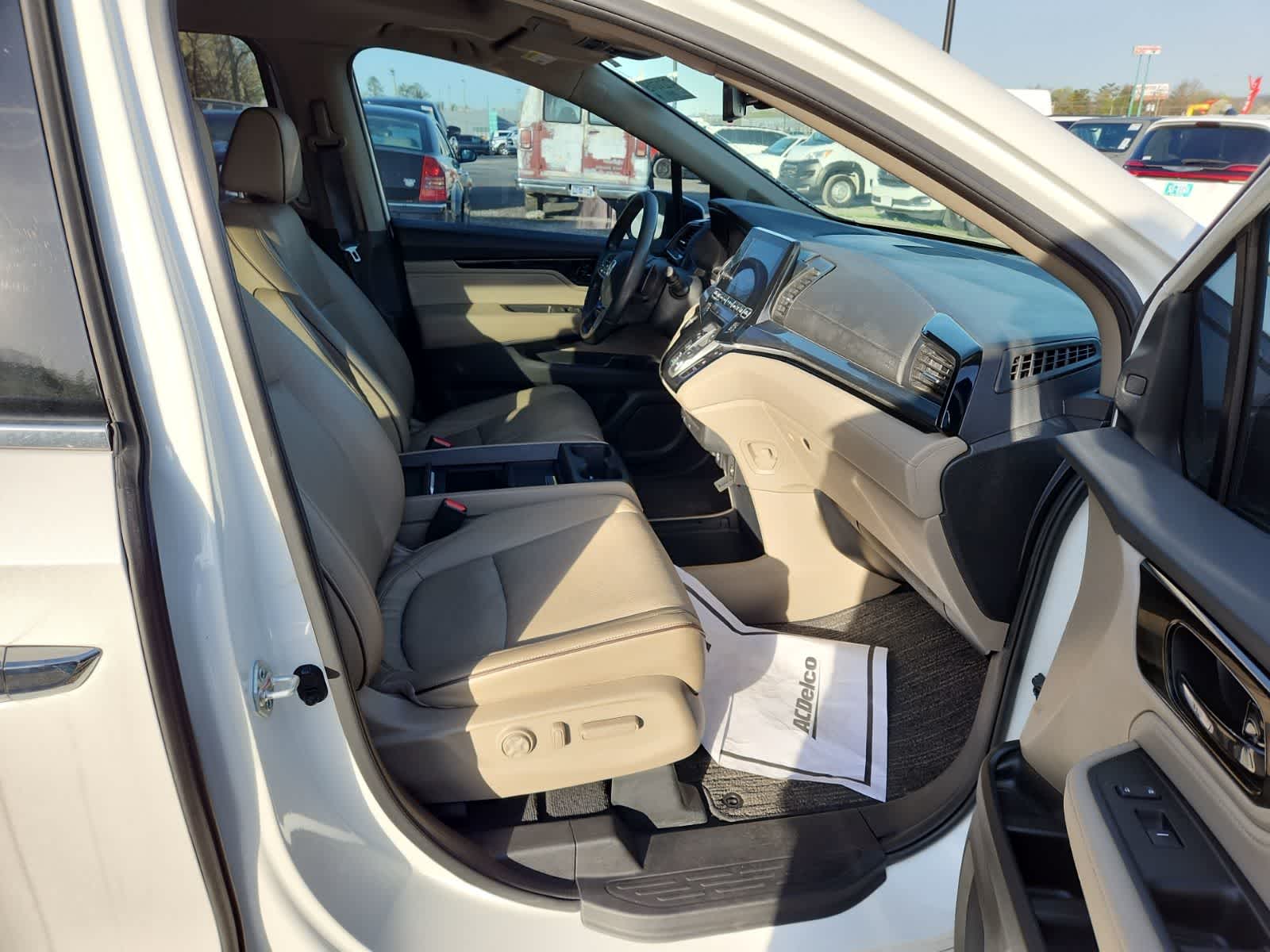 Thumbnail: 2023 Honda Odyssey - 21