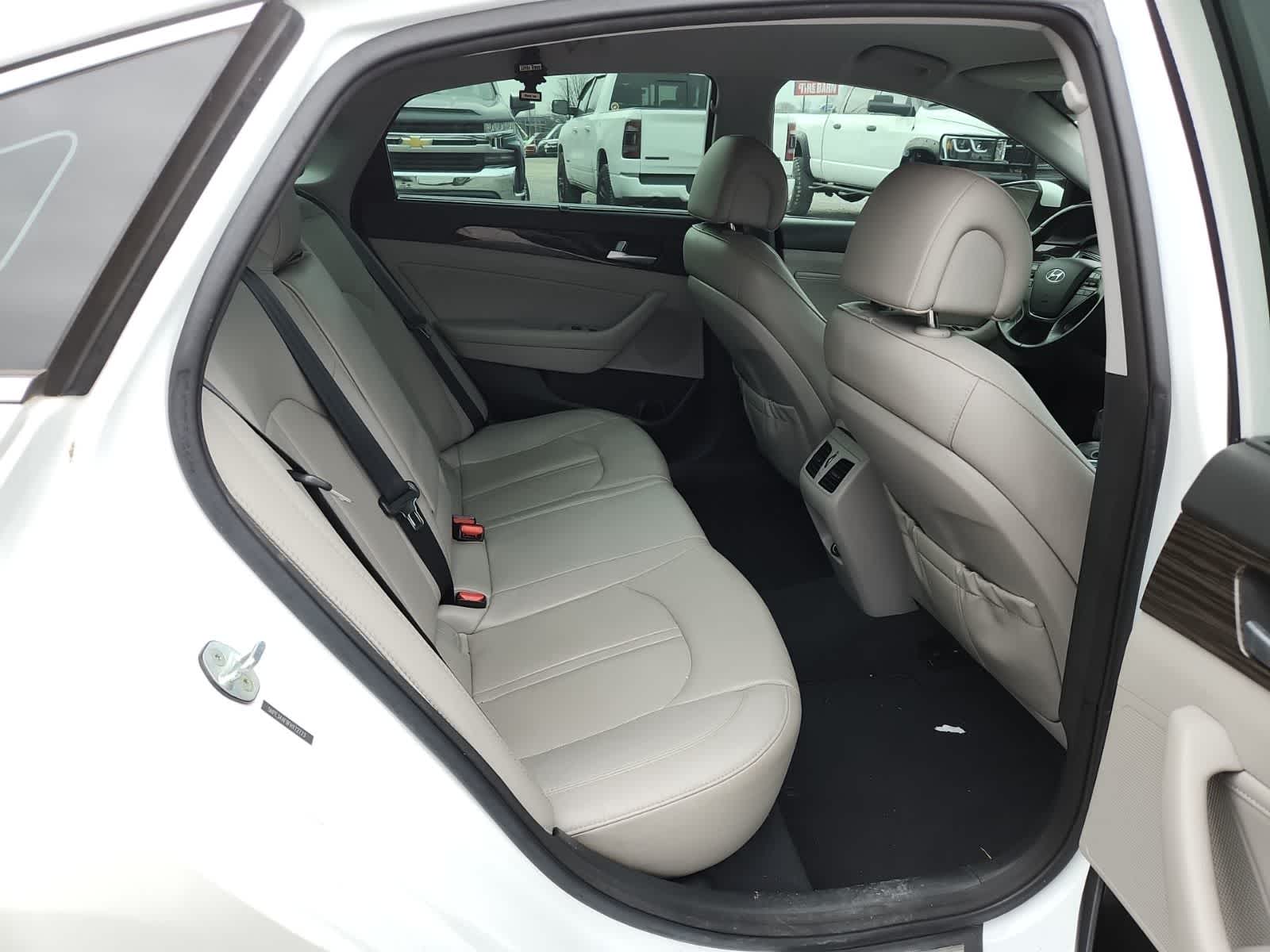 Thumbnail: 2015 Hyundai Sonata - 23