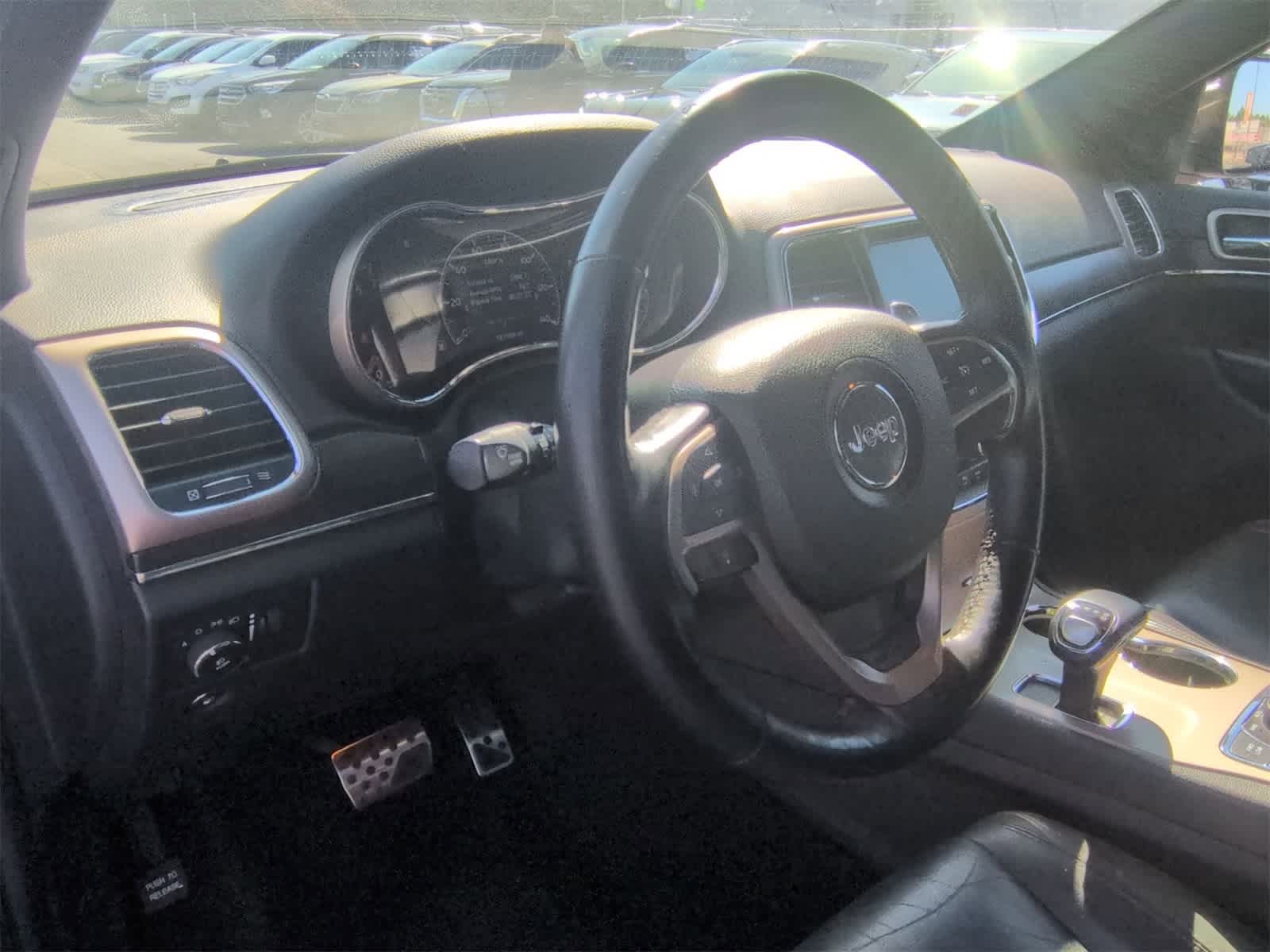 Thumbnail: 2015 Jeep Grand Cherokee - 10