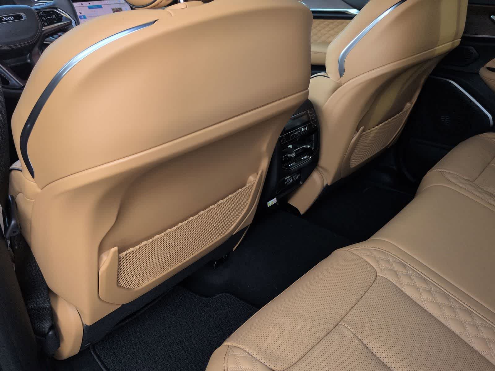 Thumbnail: 2025 Jeep Grand Cherokee - 17