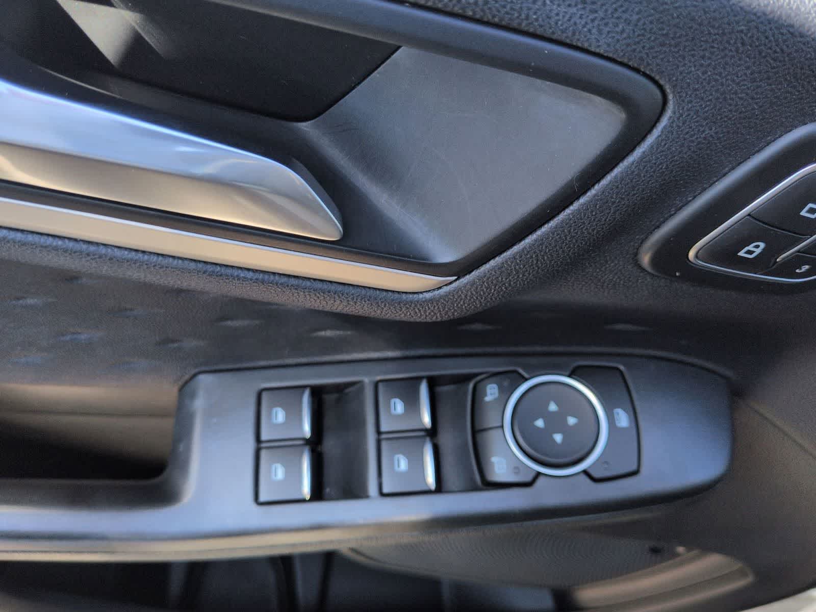 Thumbnail: 2020 Ford Escape - 17