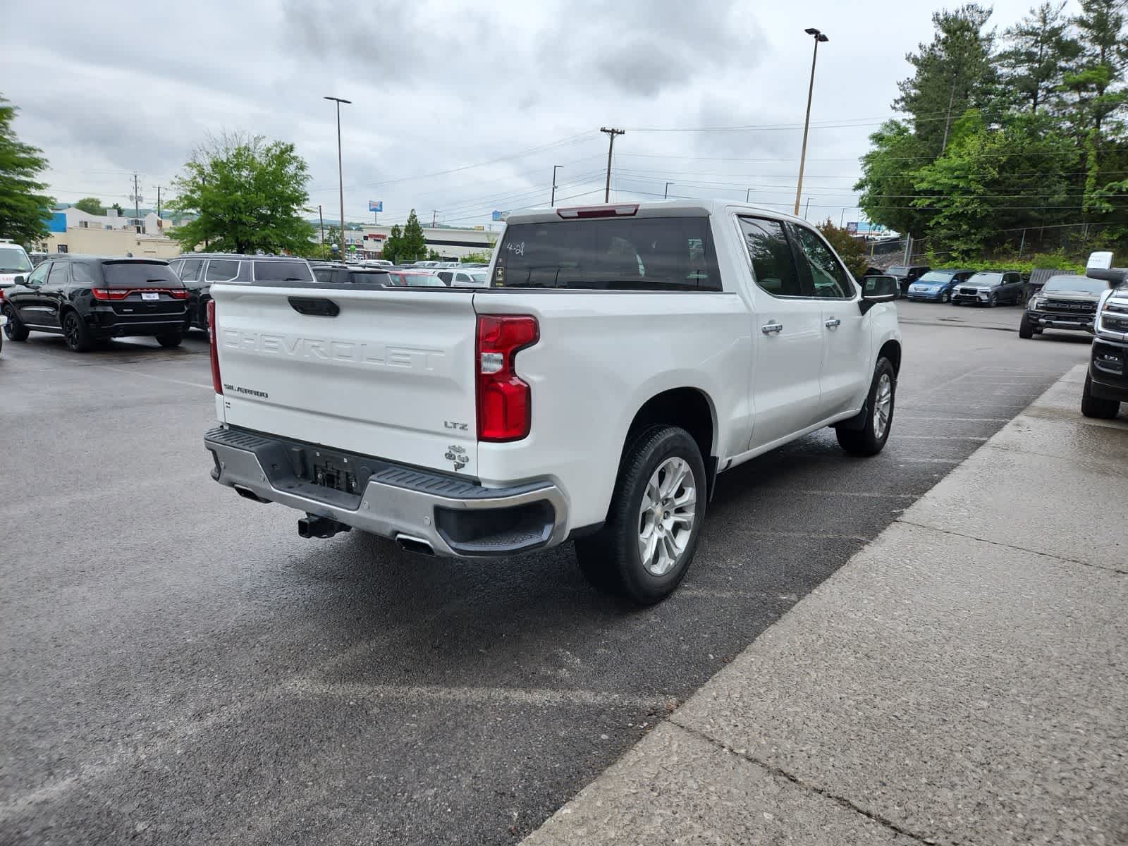 Thumbnail: 2022 Chevrolet Silverado 1500 - 5