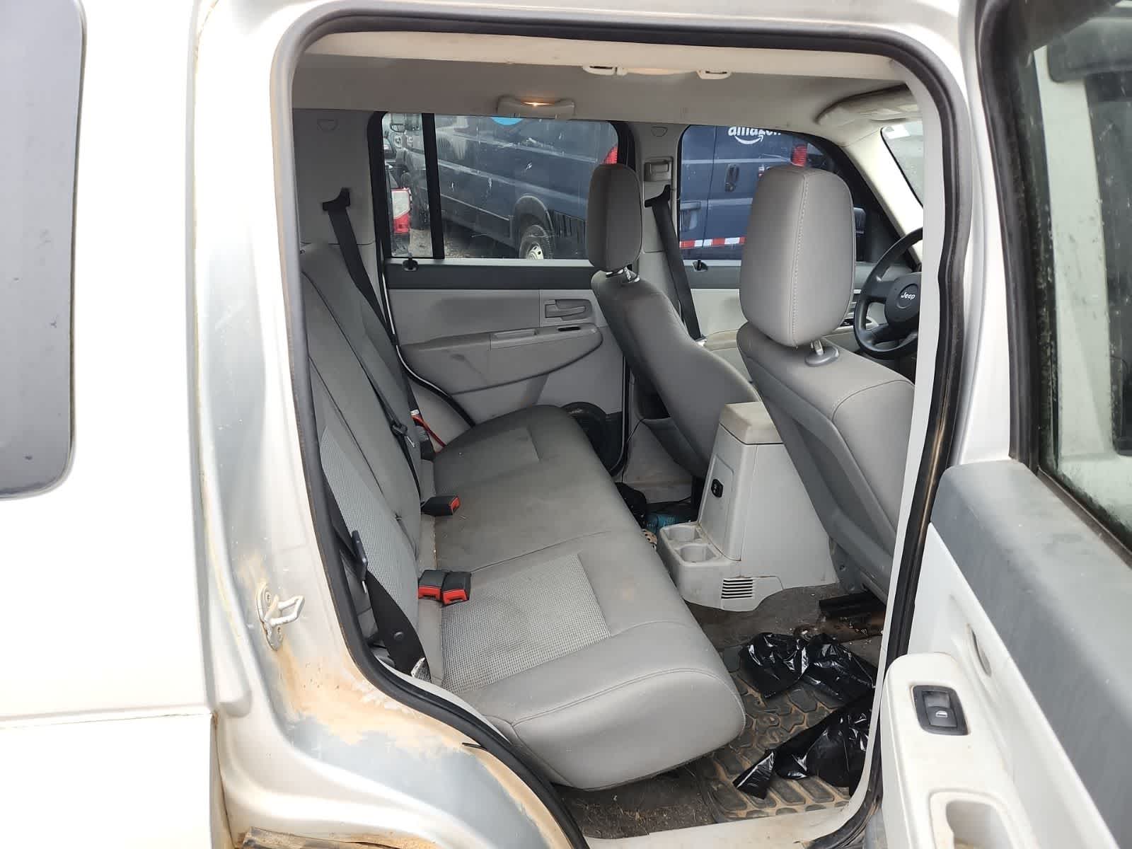 Thumbnail: 2008 Jeep Liberty - 21