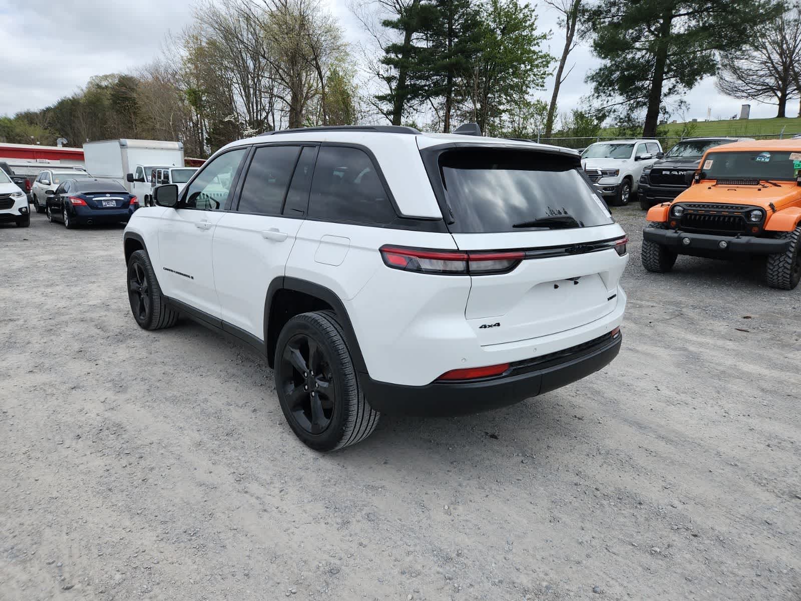 Thumbnail: 2023 Jeep Grand Cherokee - 3