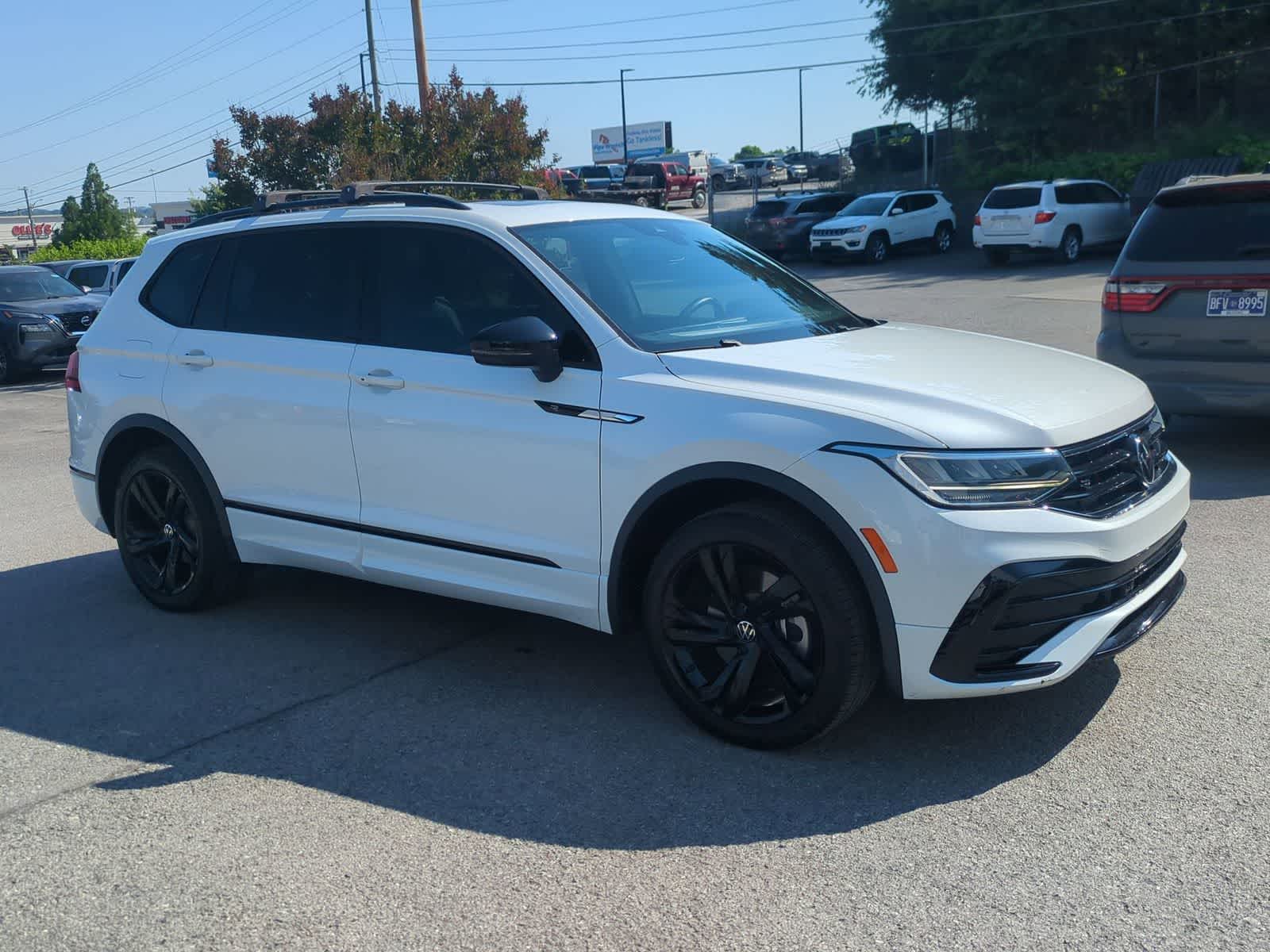 Thumbnail: 2023 Volkswagen Tiguan - 2
