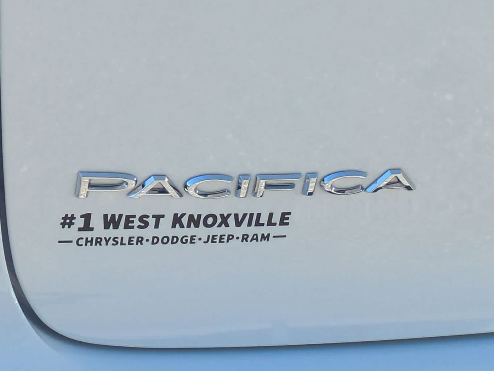 Thumbnail: 2027 Chrysler Pacifica - 12