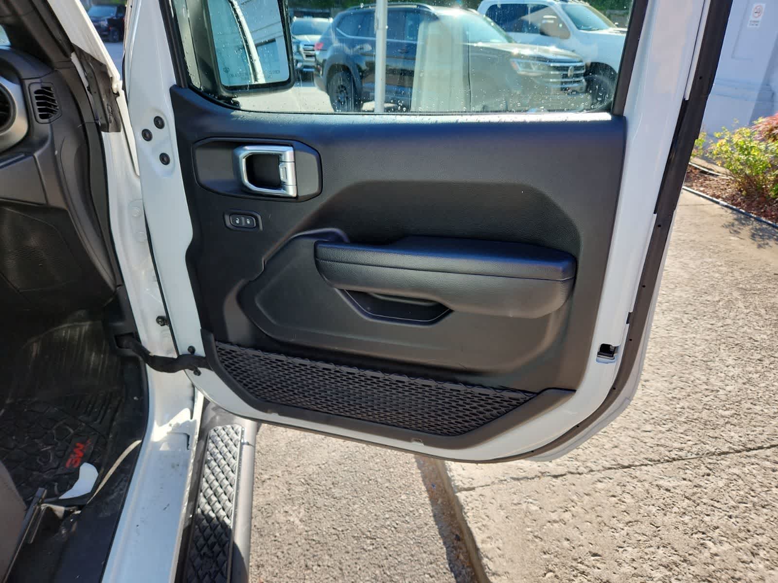 Thumbnail: 2023 Jeep Gladiator - 20