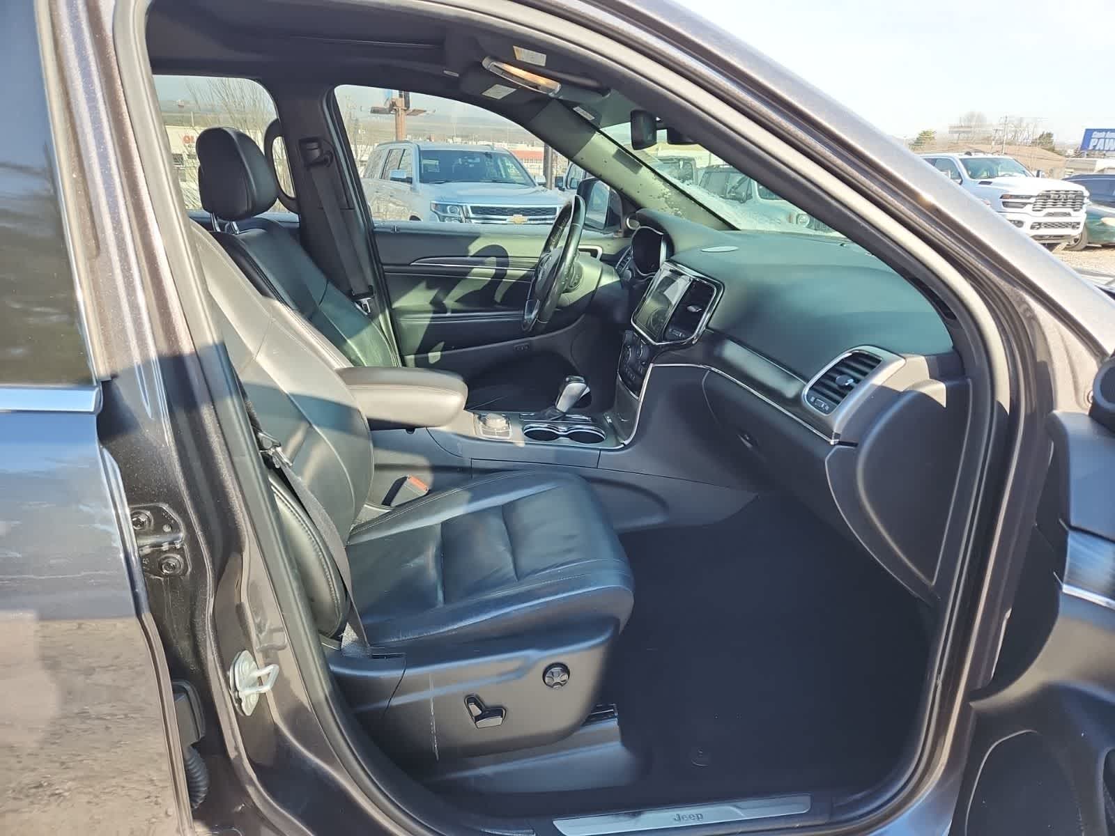 Thumbnail: 2020 Jeep Grand Cherokee - 21