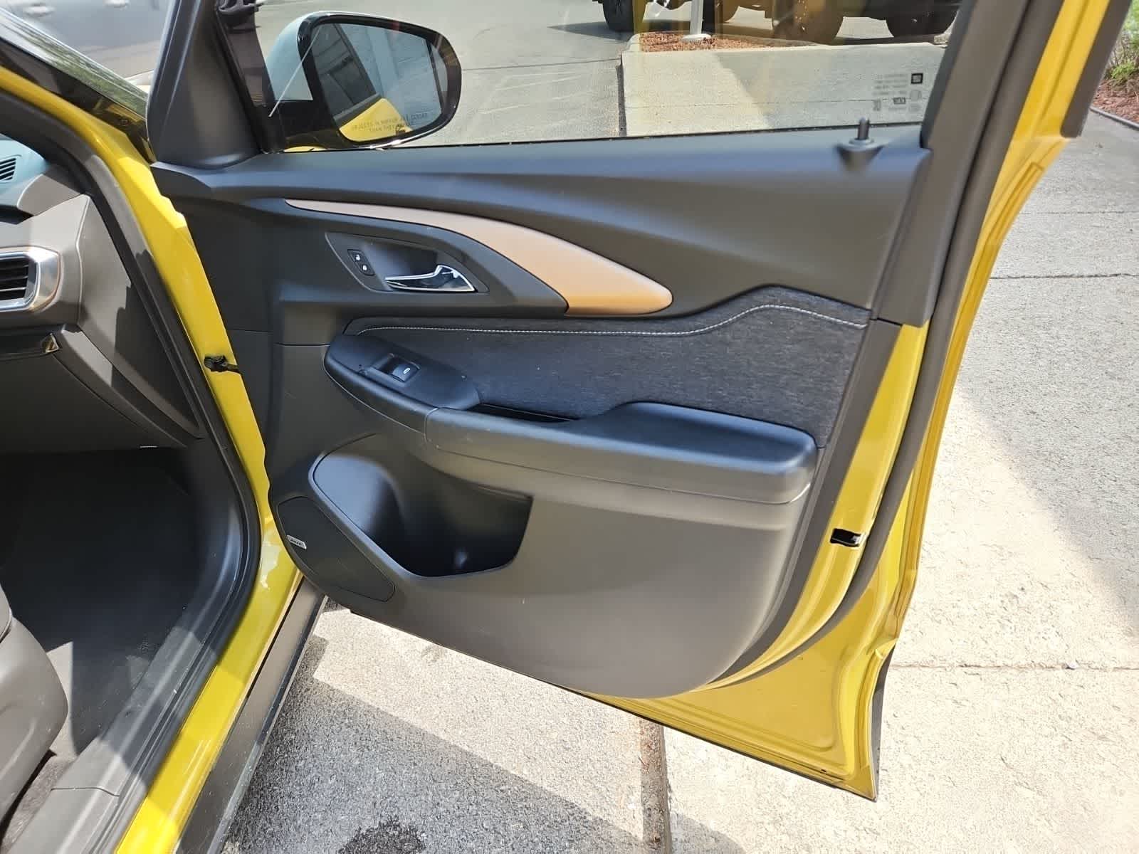 Thumbnail: 2023 Chevrolet TrailBlazer - 22