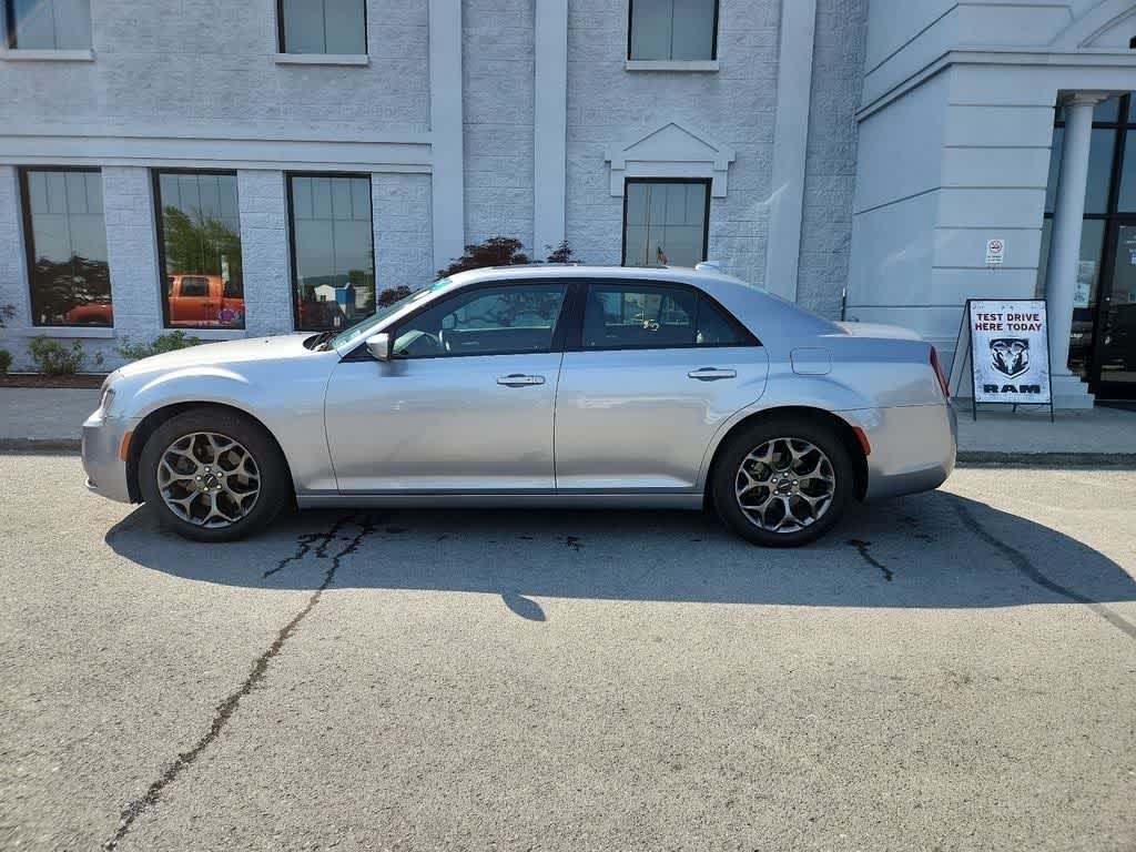 Thumbnail: 2015 Chrysler 300 - 2