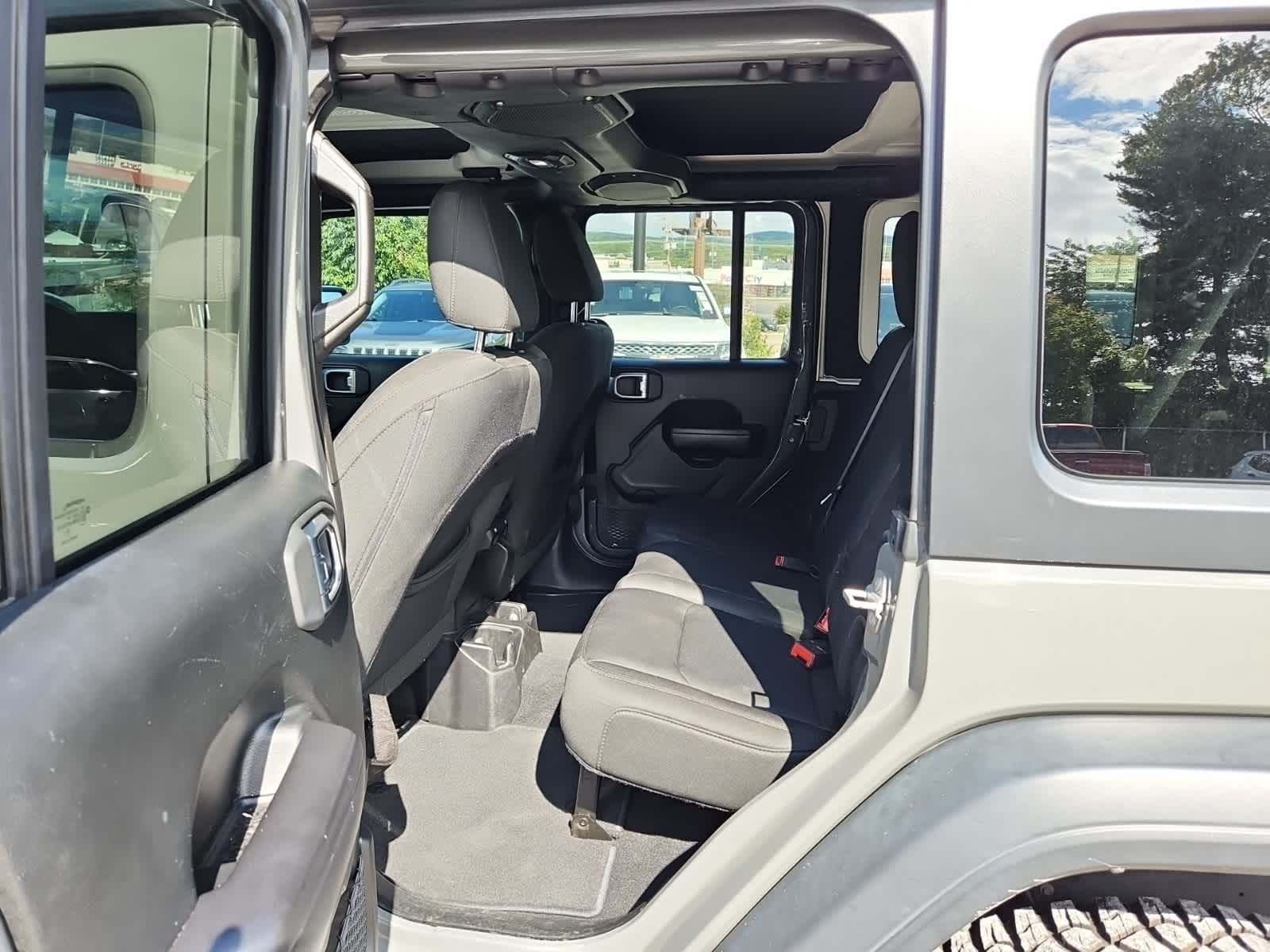 Thumbnail: 2018 Jeep Wrangler - 29