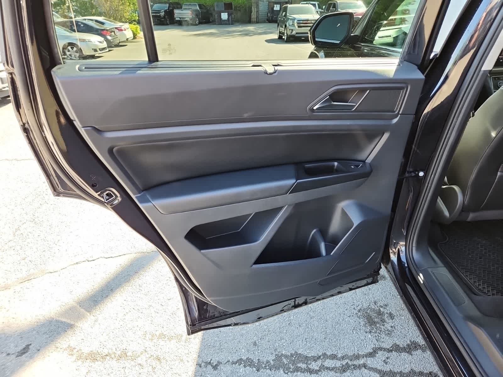 Thumbnail: 2021 Volkswagen Atlas - 28