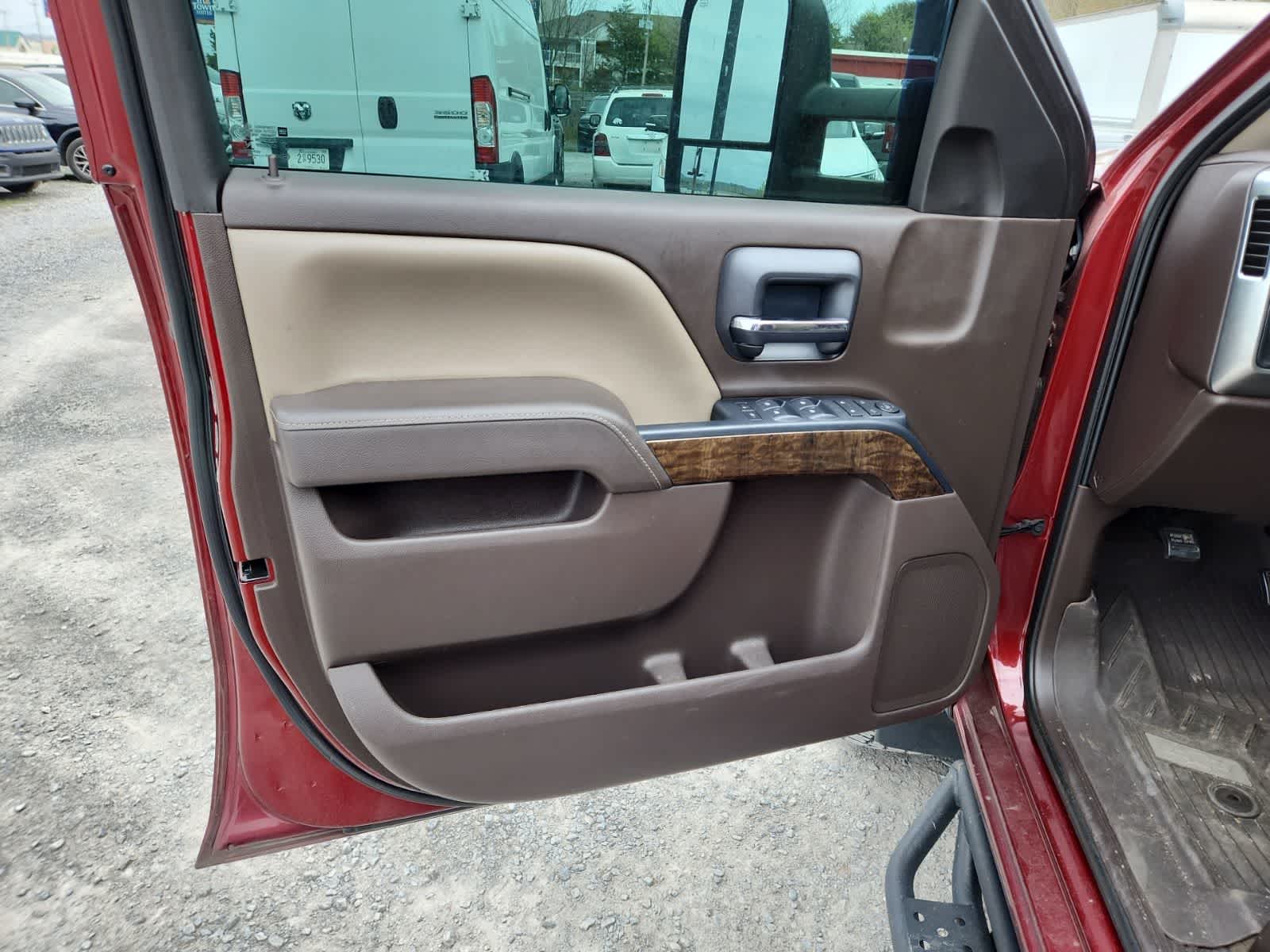 Thumbnail: 2017 Chevrolet Silverado 1500 - 16