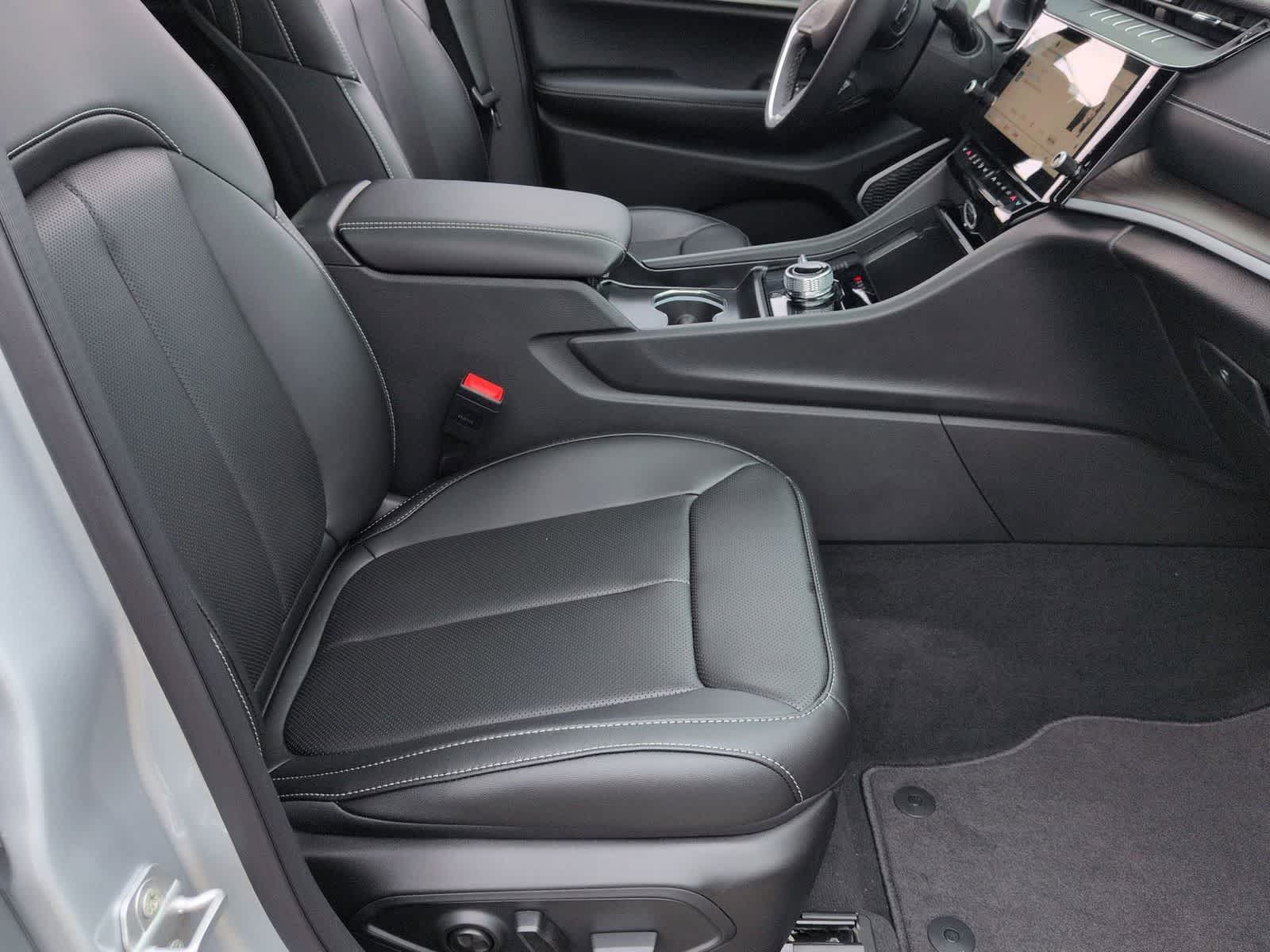 Thumbnail: 2026 Jeep Grand Cherokee L - 18