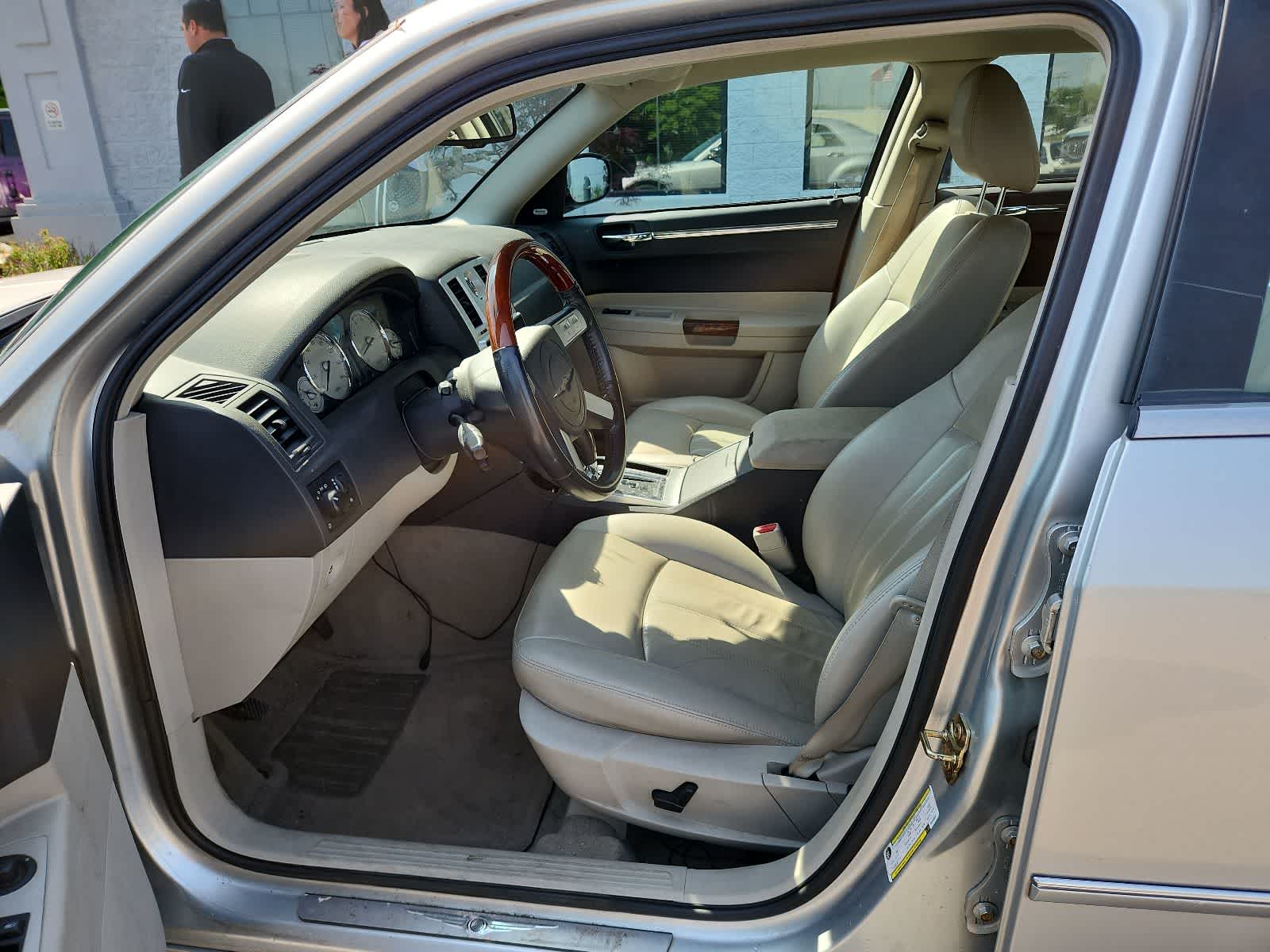Thumbnail: 2006 Chrysler 300 - 15