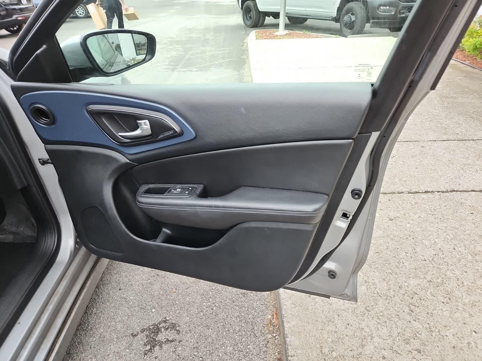 Thumbnail: 2015 Chrysler 200 - 22