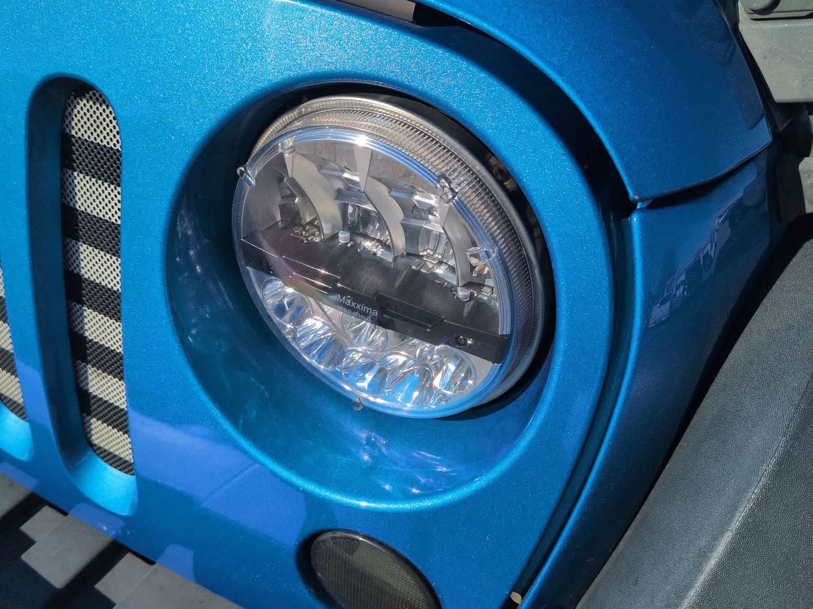 Thumbnail: 2016 Jeep Wrangler - 11