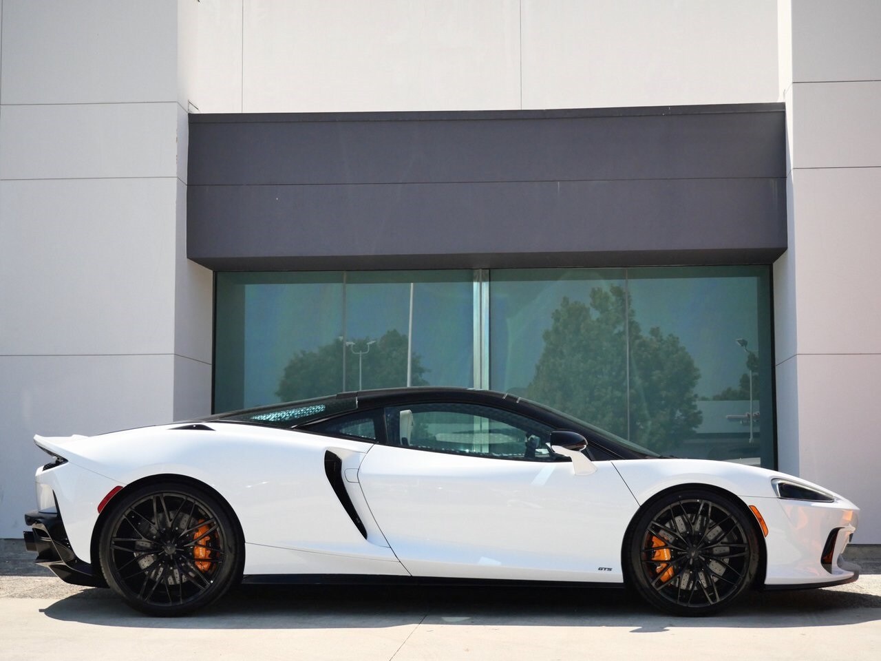 2025 Mclaren GTS photo 3