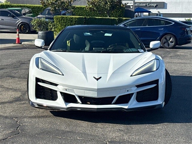 2024 Chevrolet Corvette Stingray 3LZ photo 2