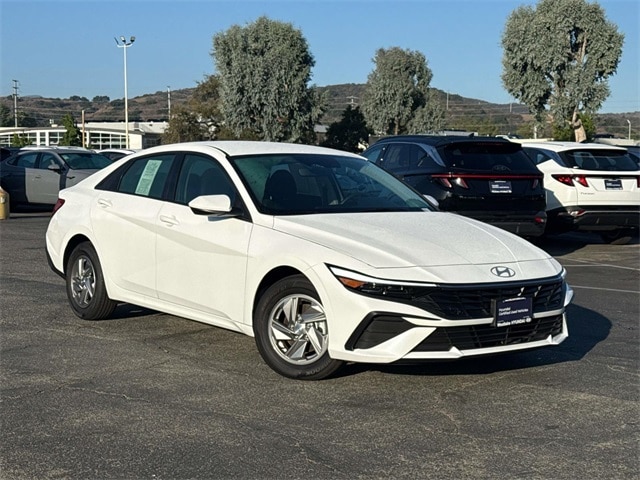 2025 Hyundai Elantra SE