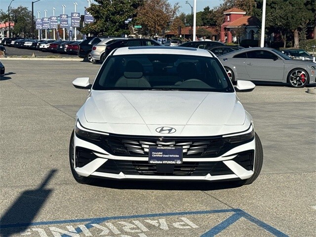 2024 Hyundai Elantra SEL Convenience photo 2
